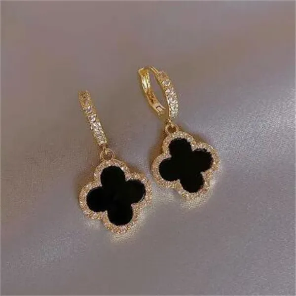 Designer Earrings Four-leaf Clover Earring for Women Senior Classic Small Fragrant Wind Earrings New Clover Ear Ring 18k Gold Light Luxury Flash Mens Earloop GC2366