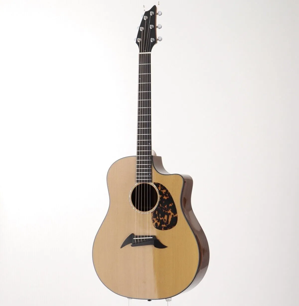 Bre e dlov e SD25 Acoustic Erectric Guitar