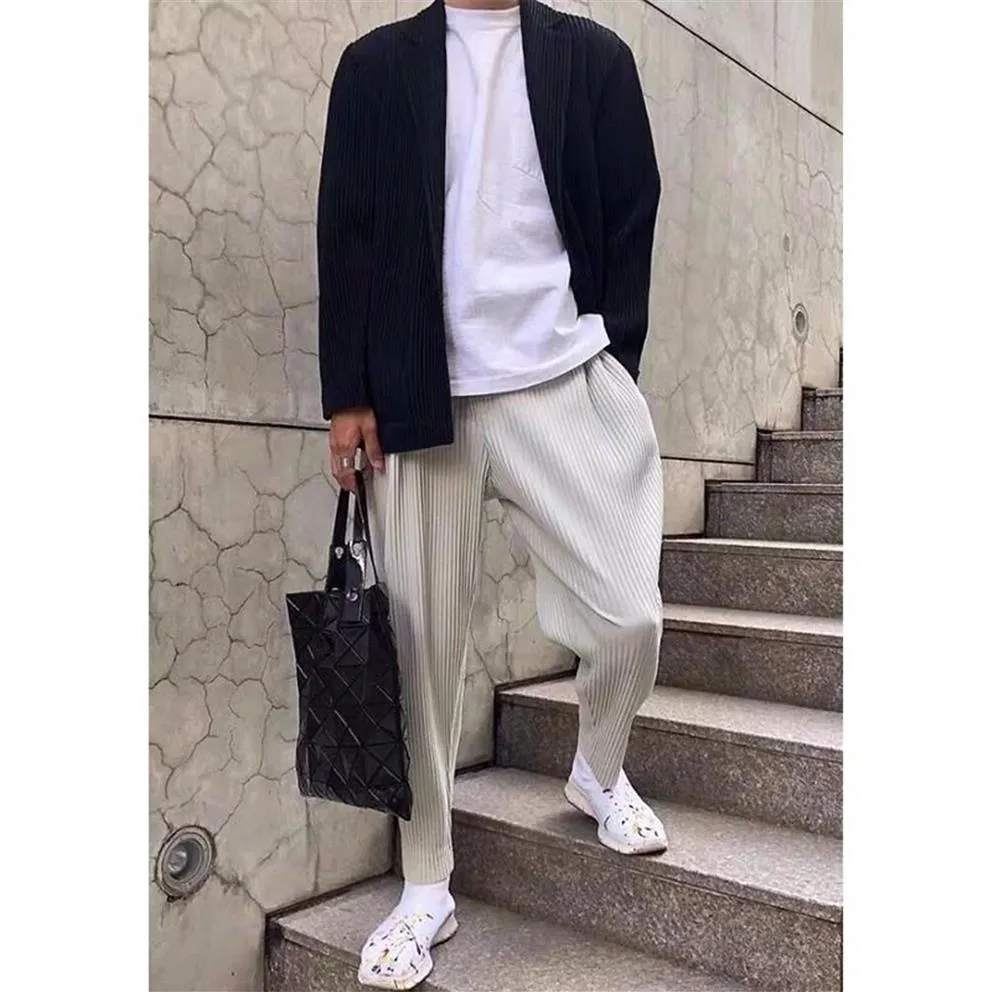 Men's Pants Miyake Pleated Casual Straight Harem Trend Loose Nine Points Running Track Men 2005275E