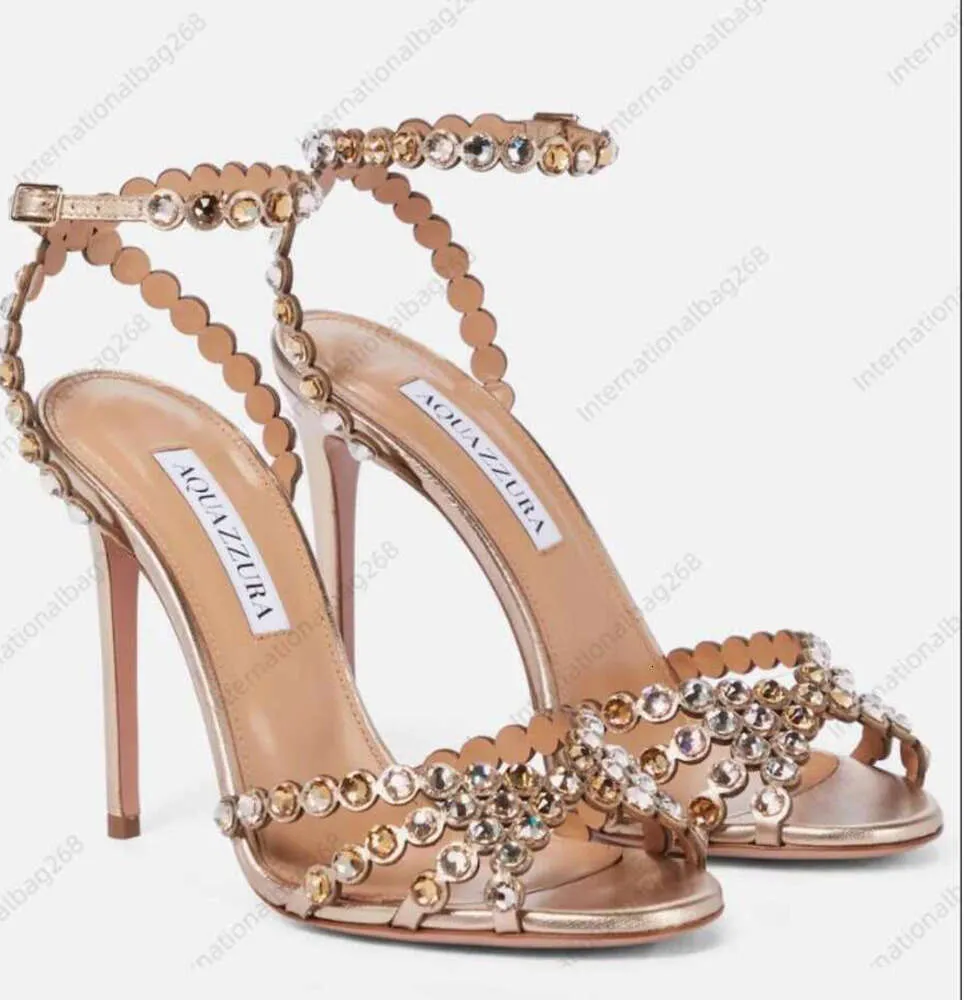 23s/s Aquazzura Tequila Sandal Summer Luxury White Sandals Concerto Crystal Shoes Perfect Lady High Heels Party Wedding10