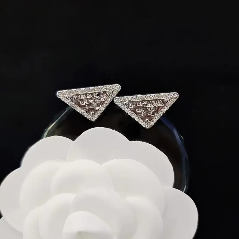 Boucles d'oreilles design P lettre Triangle boucles d'oreilles plaqué or 18 carats boucles d'oreilles de luxe bijoux femmes cadeaux de mariage