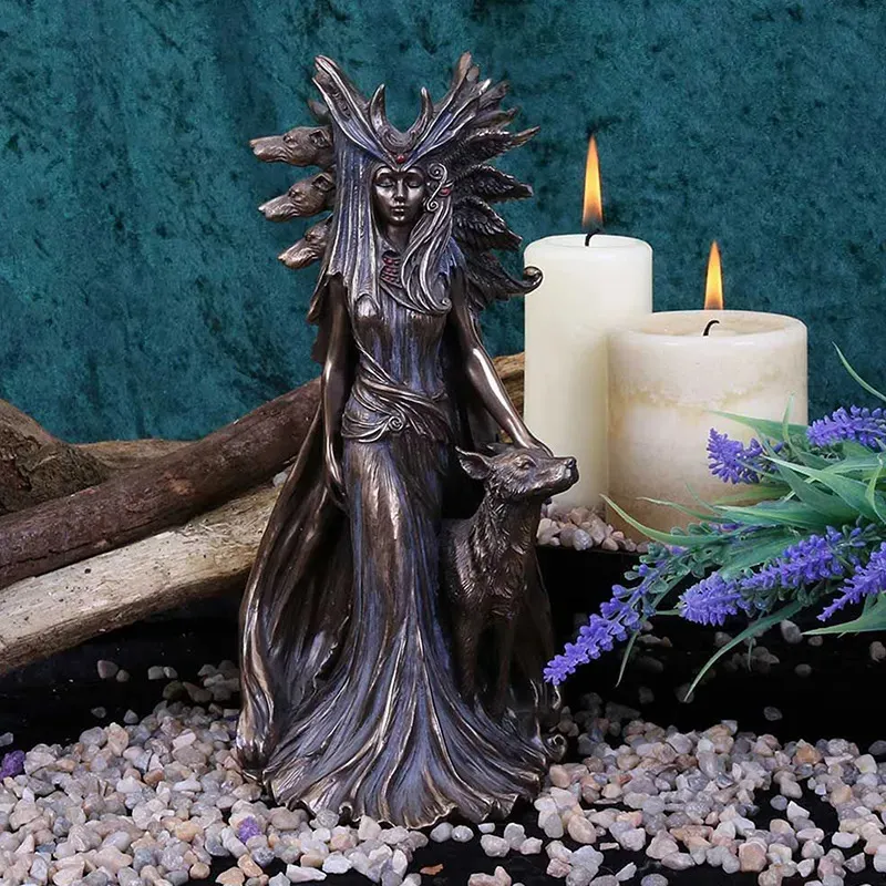 Obiekty dekoracyjne figurki hekate grecka bogini magii z jej hounds statua figurka nowoczesna sztuka