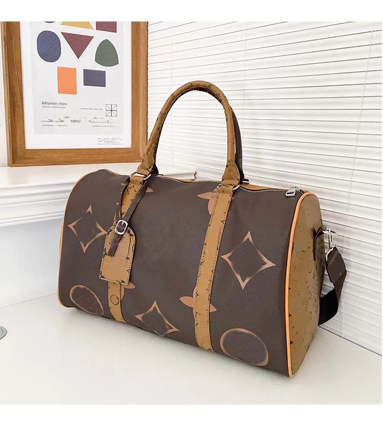 Luxur Designer Duffel Bag for Women Men P Brand Portable stor kapacitet resväska förvaringsväska sport fitness axel messenger väska handväska bagage väska