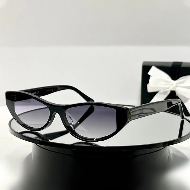 Triangle Logo Cat-Eye Sunglasses main image 1