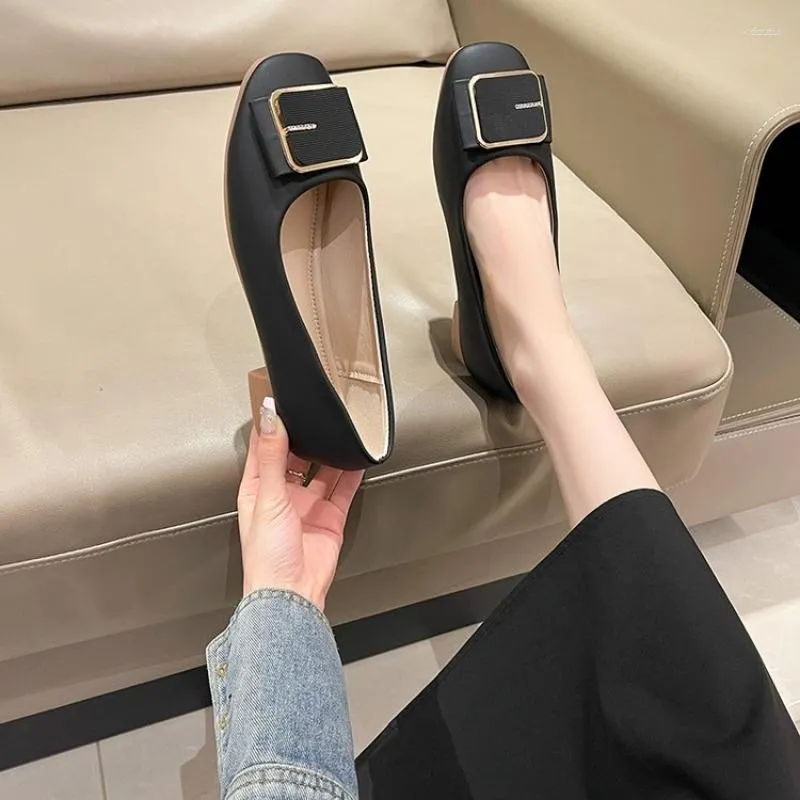 Scarpe eleganti da donna Casual 2023 Tacchi quadrati da lavoro da donna comode nere alte concise