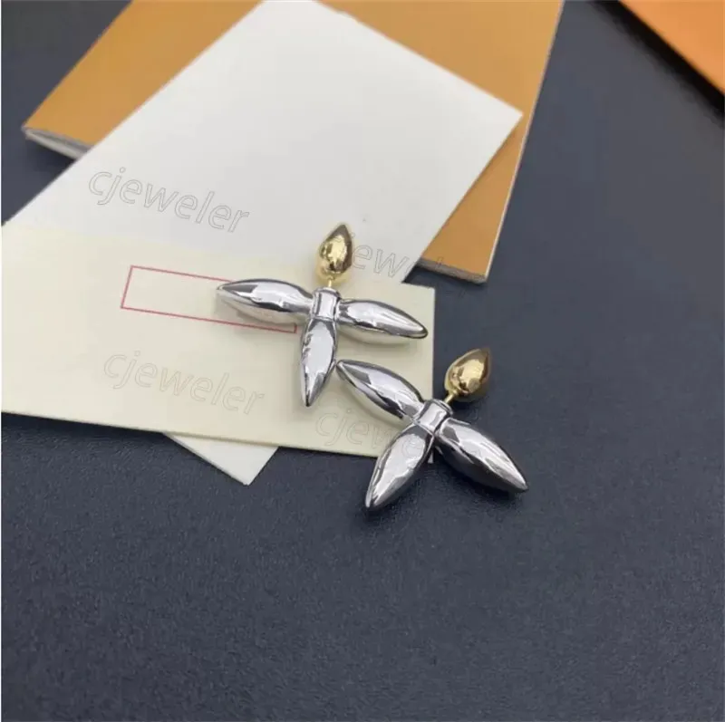 Gioielli di design di lusso Stud lettera V Ljia Orecchino da donna Orecchini con lettera rame placcato oro Eleganti orecchini con ciondolo ad ala moda nuovo stile