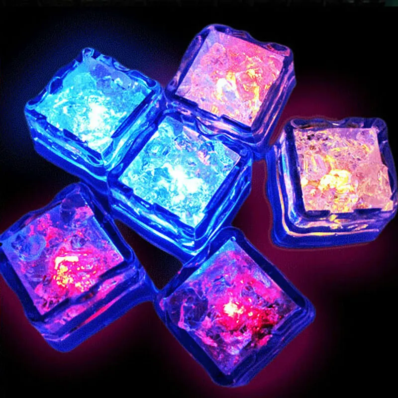 Cubi di ghiaccio a LED Luci notturne luminose Cambiamento di colore Modificabile Novità Illuminazione Festa Palla Flash Luce Neon luminoso Matrimonio Festival Natale Bar Vino