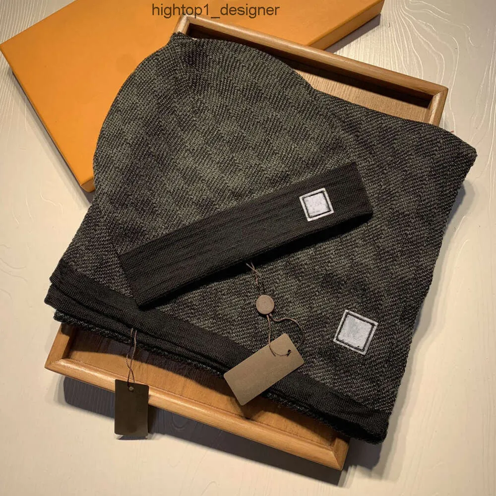 Louis Vuitton LV louisvuitton Вы Nouveau créateur de mode chapeau écharpe ensemble de luxe hommes écharpe d'hiver marque snapback Seda satin à carreaux sc louisely sac à main vutt