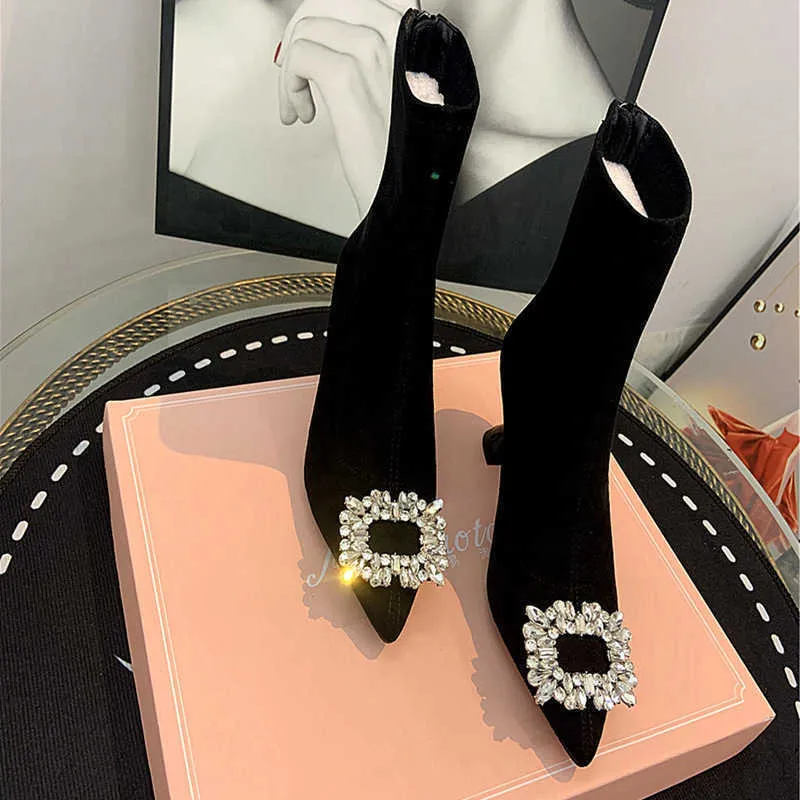 Högklackade elastiska mager stövlar kvinnliga spetsiga svarta korta stövlar Rhinestone Square Buckle Fashion Boots kvinnliga stövlar 101123