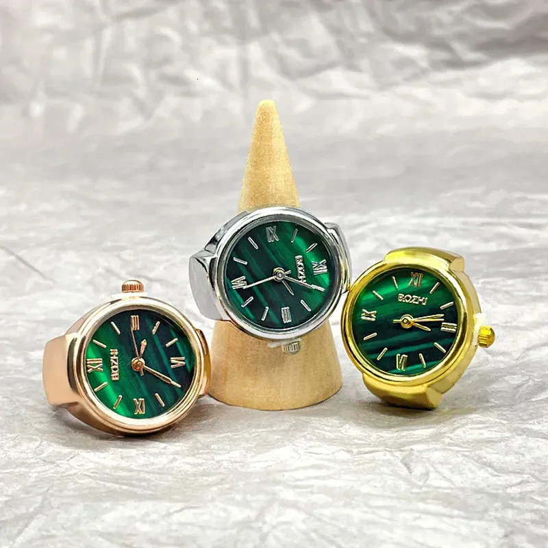 Bague Solitaire Mini montre à Quartz vert pour femmes hommes Couple anneaux numérique bande élastique Punk bijoux horloge adolescents 231009