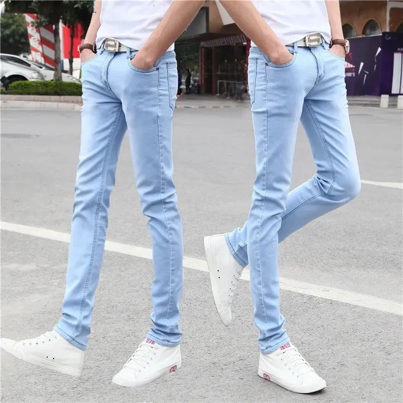 Jeans pour hommes été Stretch droit mode coréenne coupe ajustée petit pied serré Baggy pour hommes taille élastique Denim pantalon 231009