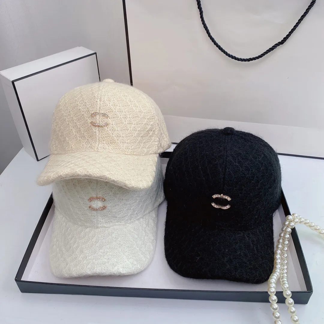 Cappello da pescatore da uomo di marca per uomo Donna Cappellino da baseball con lettera di marca 4 stagioni Sport di lusso regolabile Metallo cristallo doppie lettere Cappelli da baseball Cappellino da sole