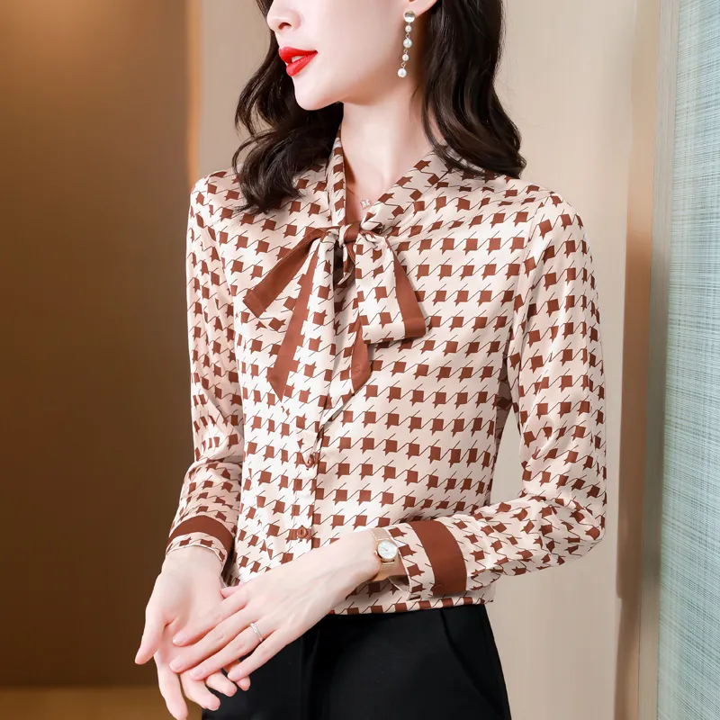 Vintage Ribbon Bow Graphic Bluses Women Designer Långärmning Runway Shirt Autumn Winter Silk Satin Button Up Shirt 2023 Office Lady Simple Fashion Sweet Tops