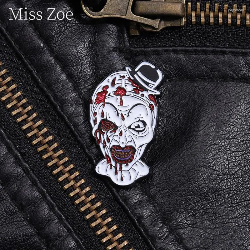 Brosches Horror Movie Character Emamel Pin Custom Killer Clown Lapel ryggsäck Badges Halloween smycken gåvor till vänner