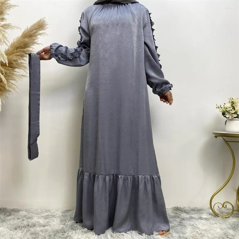 Etniska kläder Kvinnor klär sig enkelt enkla europeiska och amerikanska långt temperament Solid Color Loose Robe Chiffon Pullover Abaya