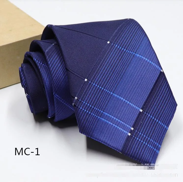 Designer Mens Silk Neck Ties Kinny Slim smal polka prickade brev Jacquard Woven Slipsar handgjorda i många stilar ingen låda