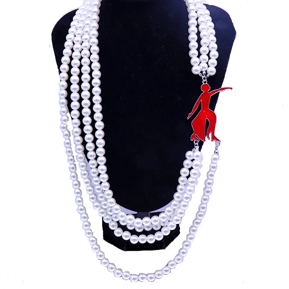 Chokers jakość ręcznie robiona cztery warstwy imitacja Pearl Choker Oświadczenie greckie litery college soror delta czerwona lady lady 231010