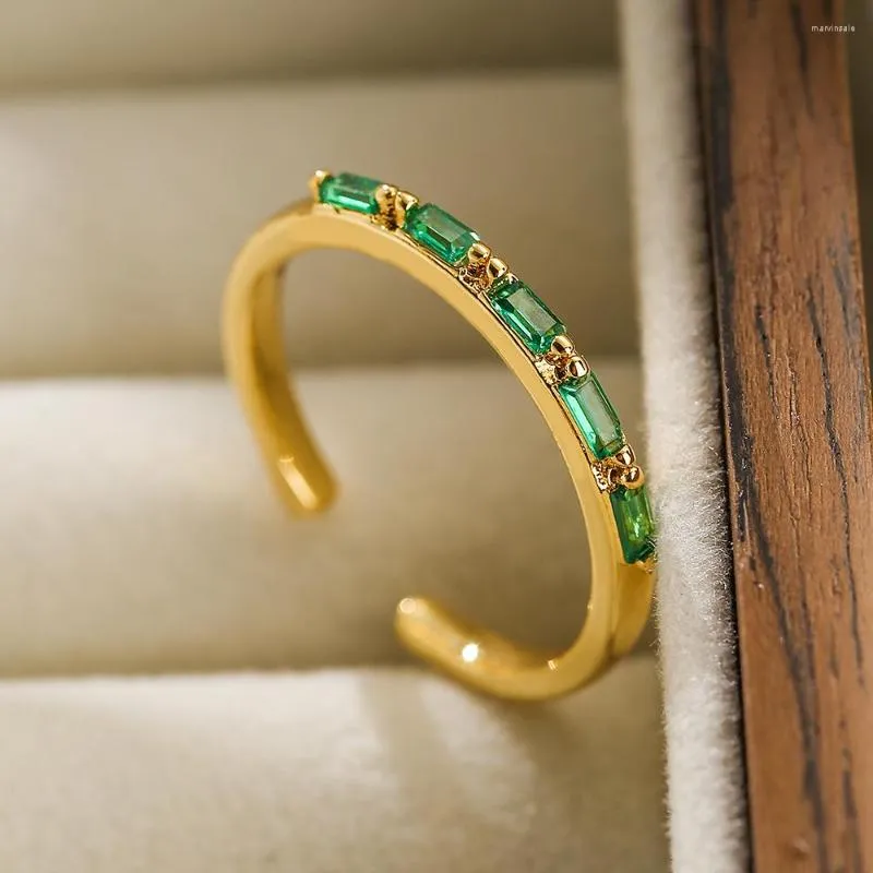 Anelli a grappolo Mafisar Trendy minimalista verde / bianco zircone geometrico anello sottile Temperamento placcato oro di alta qualità per gioielli da donna