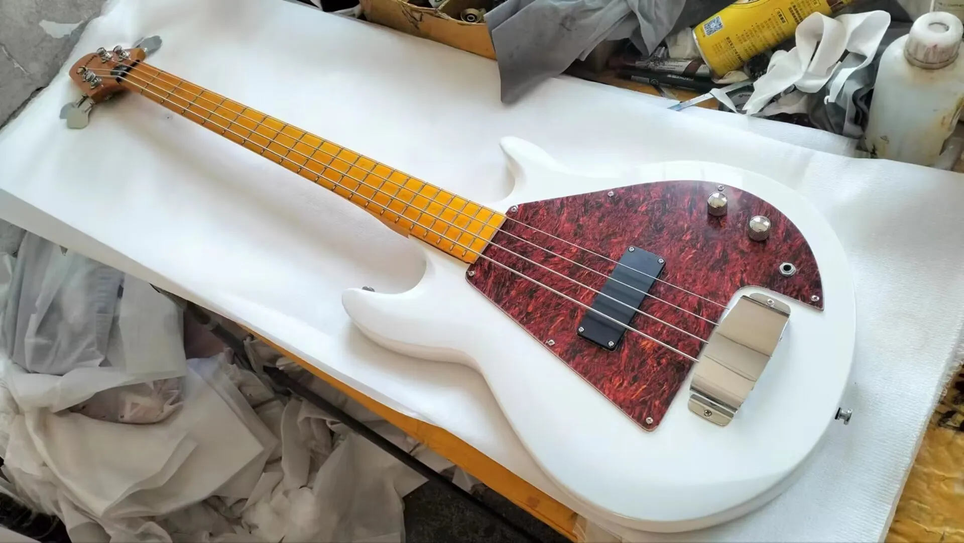 Custom 4 String Grabber II Electric Bass Guitar 2009 Limited White