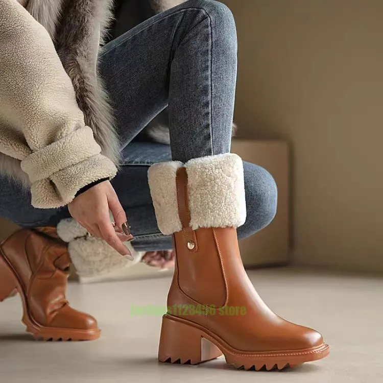 Designer de luxo mulheres saltos na altura do joelho bota de chuva alta pele de cordeiro na moda clássico cor sólida sola grossa impermeável welly solas de borracha zíper lateral sapatos de chuva ao ar livre