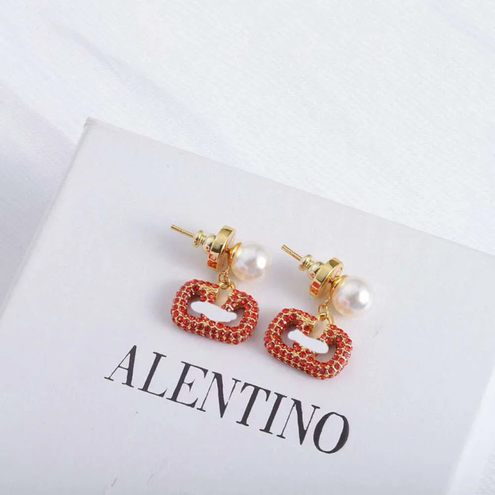 Valentian Nu Earring Designer Jewels Original Quality Hualun Tianjia V Letter Red Rhinestone Earrings Small Design High Grade Simple Earrings For Women