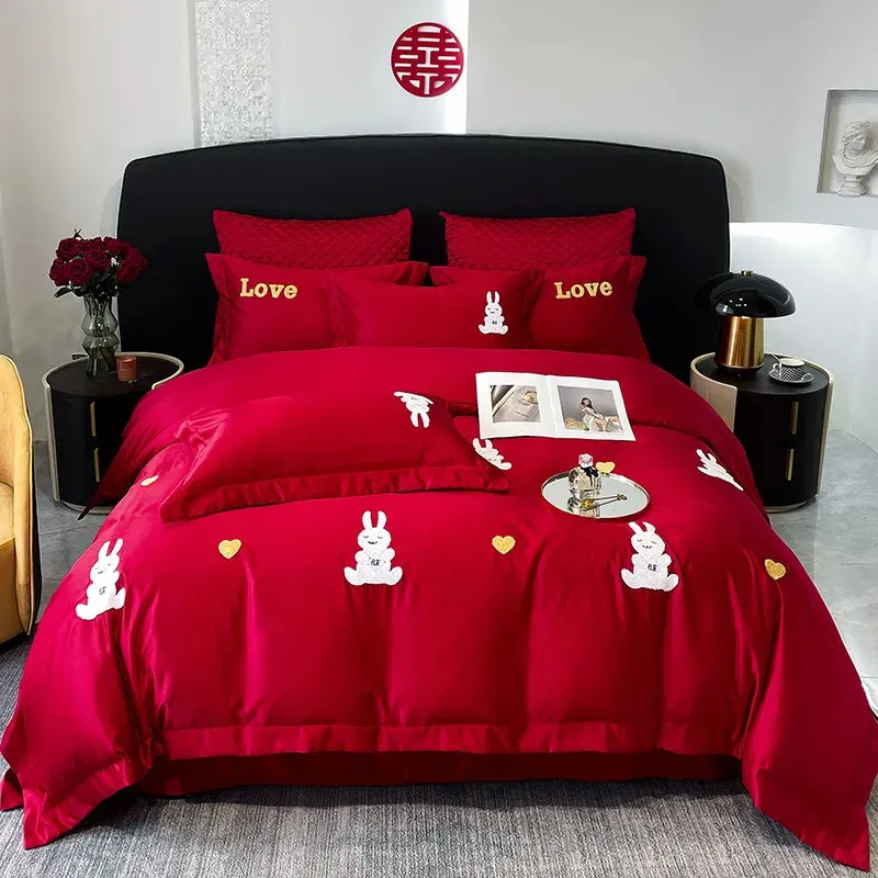 Sängkläder set kinesiska bröllopsröd set lyx tvättad bomullsdäck täcker lakan och örngott king drottning för älskare 231011