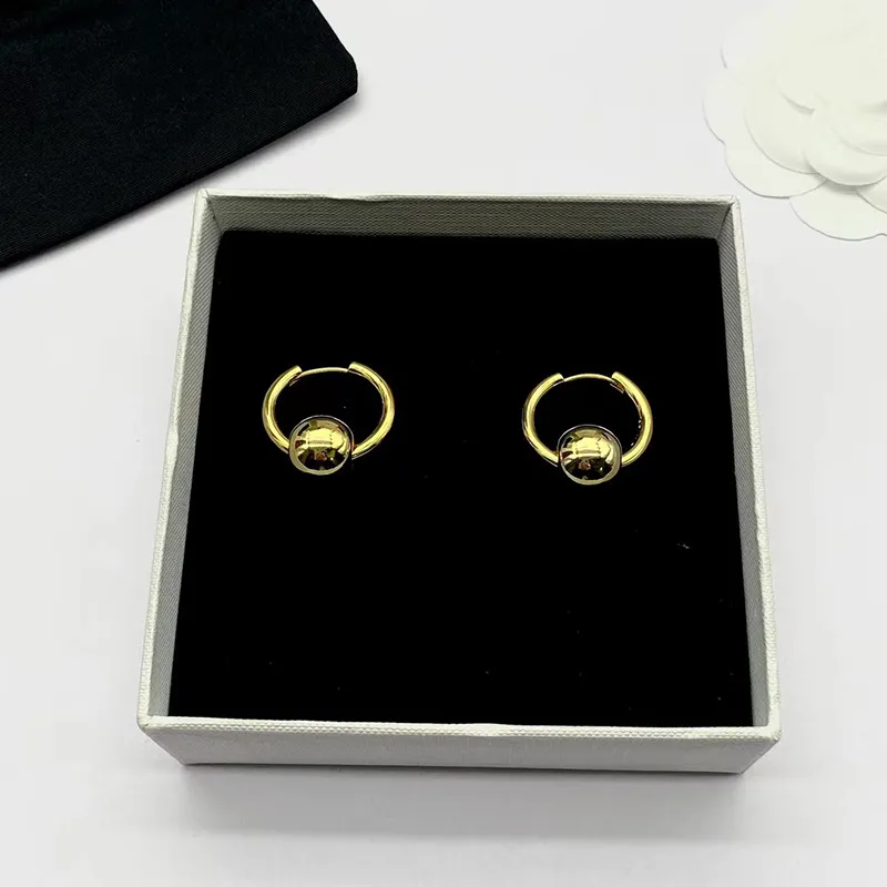 luxury designer jewelry stud earring designer earrings for women stainless steel plated gold silver needle inlaid pearl crystal hoop earrings gift accessories
