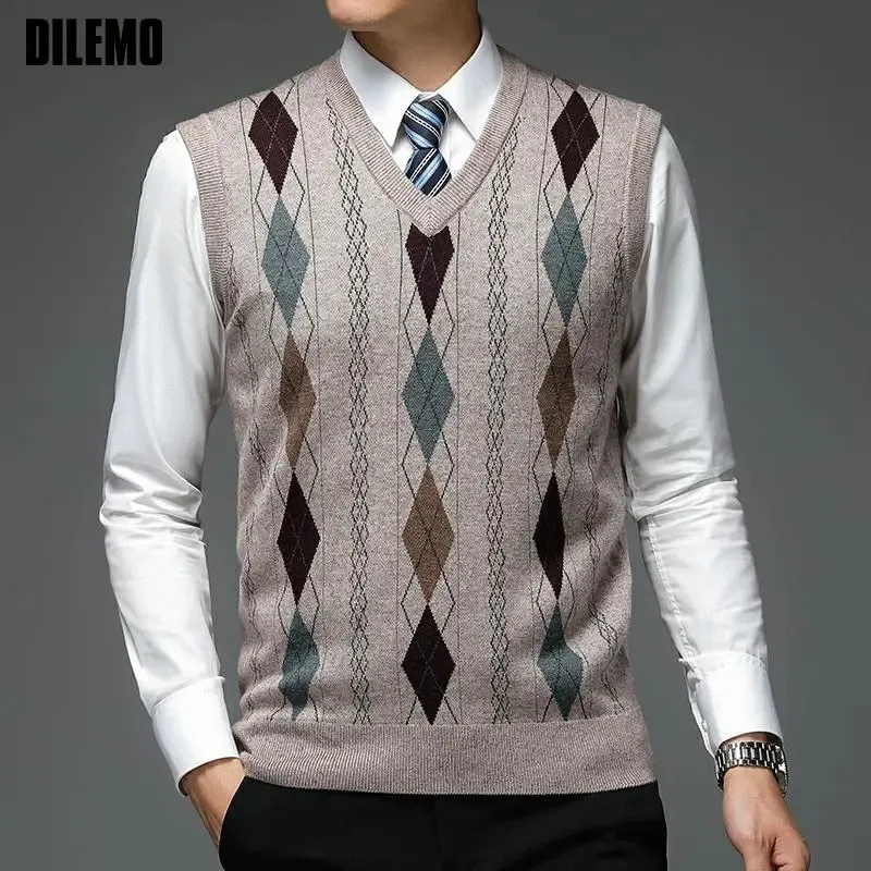 Erkek kazakları otum moda markası argyle kazak s sweater v boyun örgü yelek erkekler elmas moda 6 yün kolsuz gündelik giyim 231011