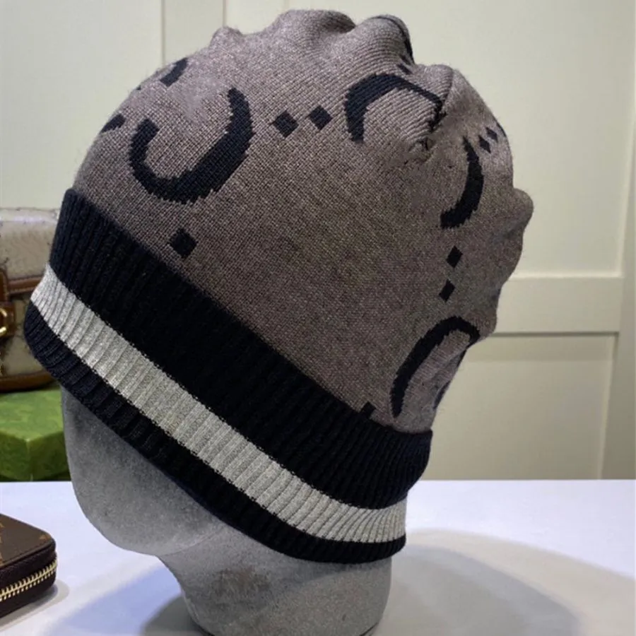 Gorro de diseñador para mujer, gorro de punto de lujo para hombre, popular invierno, unisex, cachemira, gorro informal para exteriores, gorros de punto, 18 colores, muy buenos sombreros de regalo