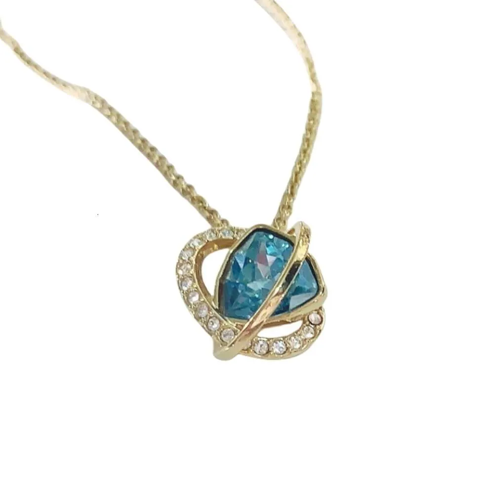 Collana Swarovski Gioielli di design Collana intrecciata blu con cuore blu oceano di qualità originale Elemento femminile Collare con catena d'amore in cristallo da donna
