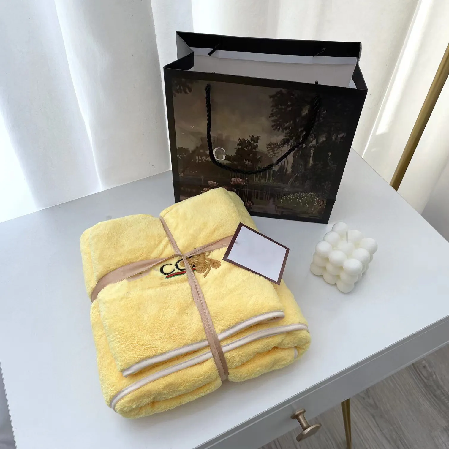 Juego de toallas de diseño de lujo con bordado de abeja, toalla de baño para dormitorio de moda multicolor y juego de toallas de playa de secado rápido, toalla colorida con bolsa de regalo