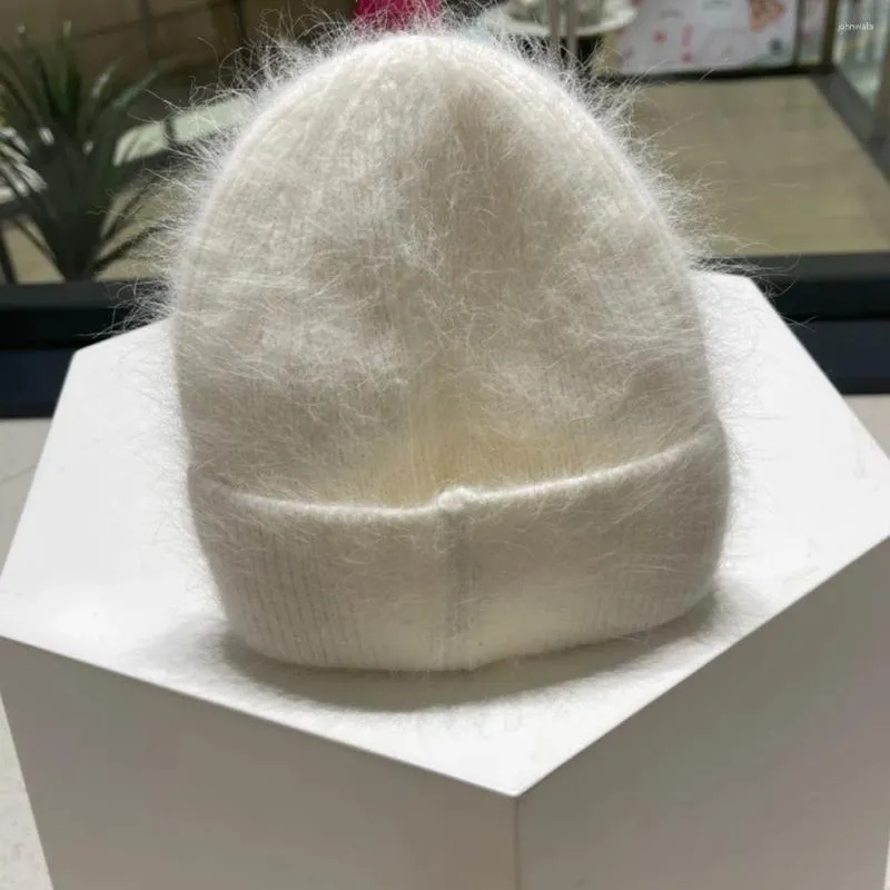 Bérets mode marque originale lettre Badge Design haute qualité luxe cheveux tricoté chapeau femmes hiver chaud célèbre pull