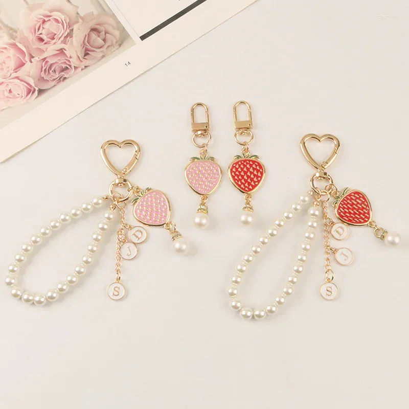 Porte-clés fraise perle porte-clés créatif chaîne suspendue à la mode porte-clés mignon doux pendentif sac décoratif