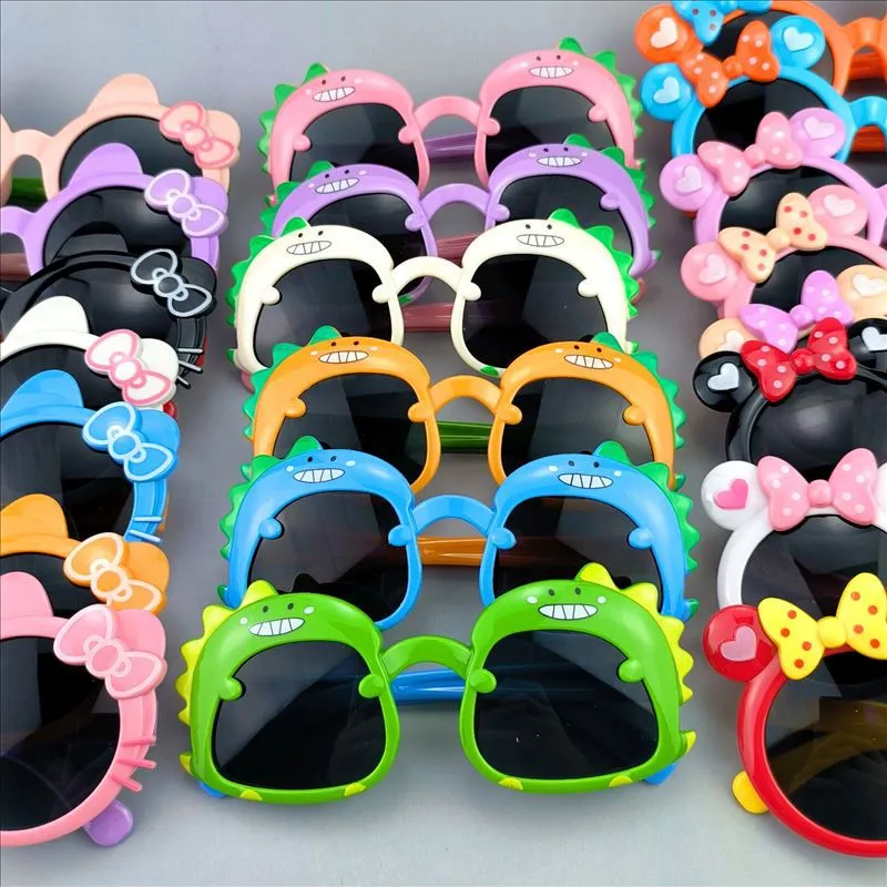 Lunettes de soleil pour enfants de dessin animé Lunettes de soleil pour tout-petits Garçons Filles UV Cool Kawaii Summer Essentials DHL