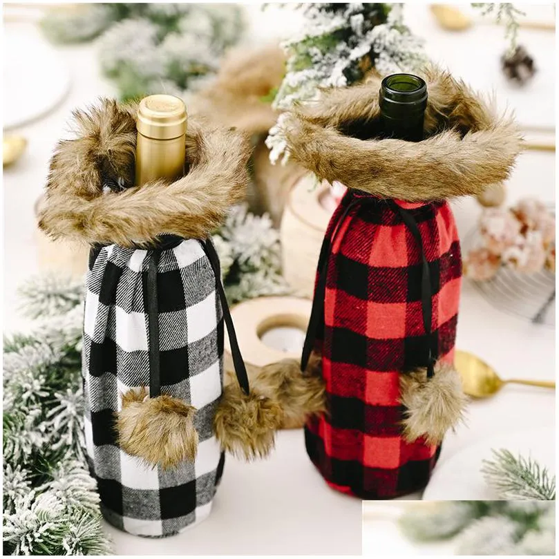 Décorations de Noël Buffalo Plaid Bouteille de vin ER Décoratif Fausse Fourrure Manchette Porte-Cadeau Sacs Cadeaux Ornement JK2009XB Accueil Gard Dhyo6