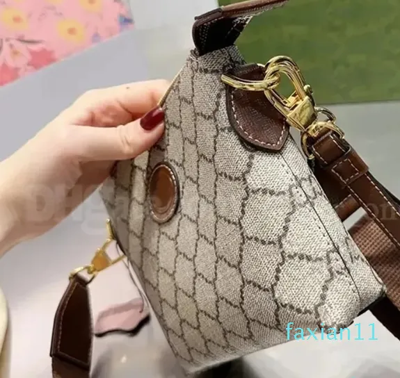 2023 Женская дизайнерская сумка Модная пляжная сумка через плечо Sunmmer Классическая сумка через плечо