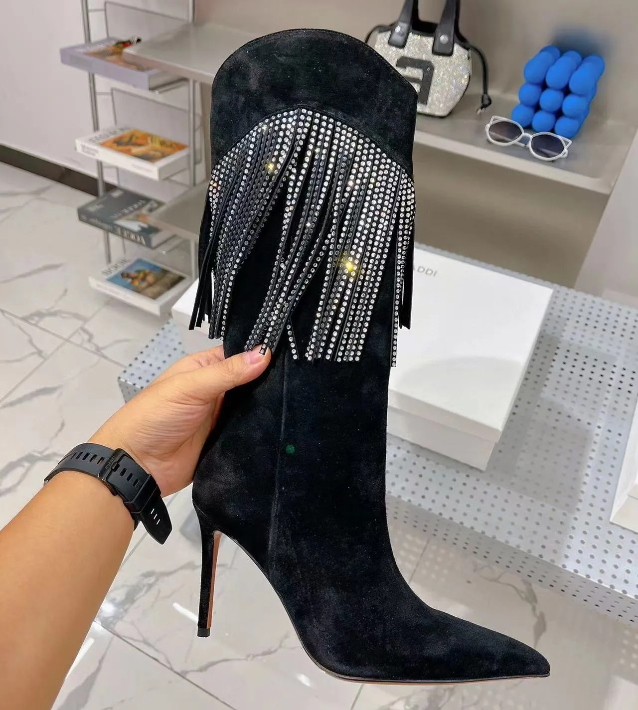 Amina Muaddi Begum talons aiguilles bottes hautes strass bout pointu bottes à pompons à enfiler bottes à hauteur du genou chaussures de créateurs de luxe pour femmes chaussures d'usine tailles 35-42