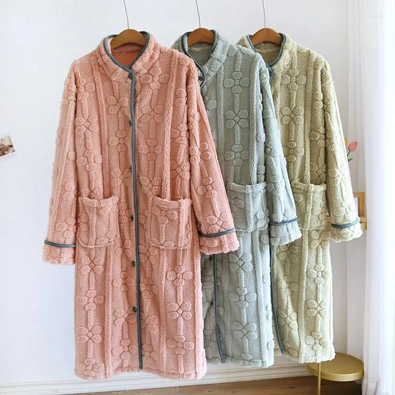 Kvinnors sömnkläder Höst och vinter 2023 Nightgown Flanell Sweet Sweet Bathrobe Nightdress Stand Collar Button Home Dress