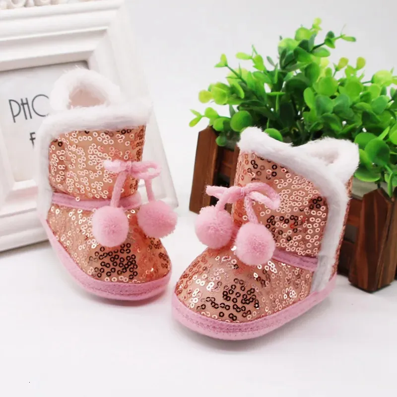 Laarzen geboren babyschoenen winter jongen meisje pailletten sneeuw met pluche bal baby antislip peuter katoenen schoen 231012