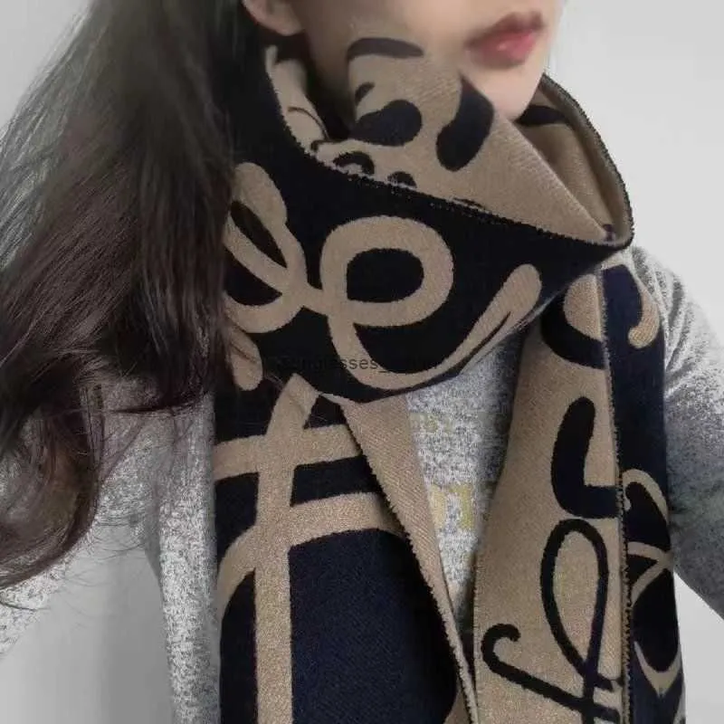 Gucci graffiti shop scarf
