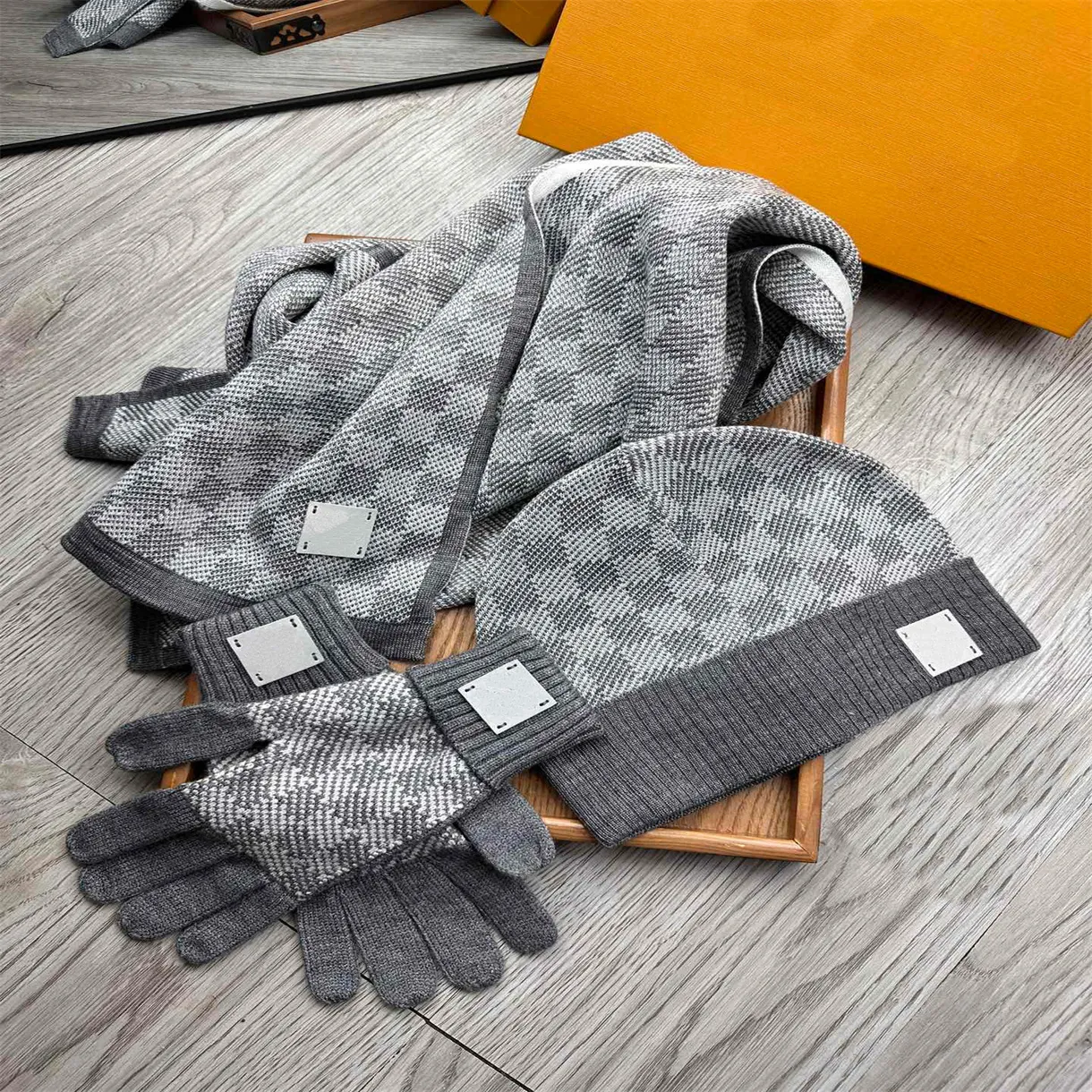 New High Quality Classic Scarf Hat Glove Sets For Beanies 