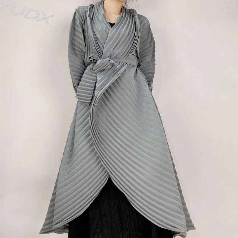 Women's Trench Coats Pleated Coat 2023 Autumn Winter Miyake Temperament Fashion Tall Jacket Pure Color Printed Medium Long Dress