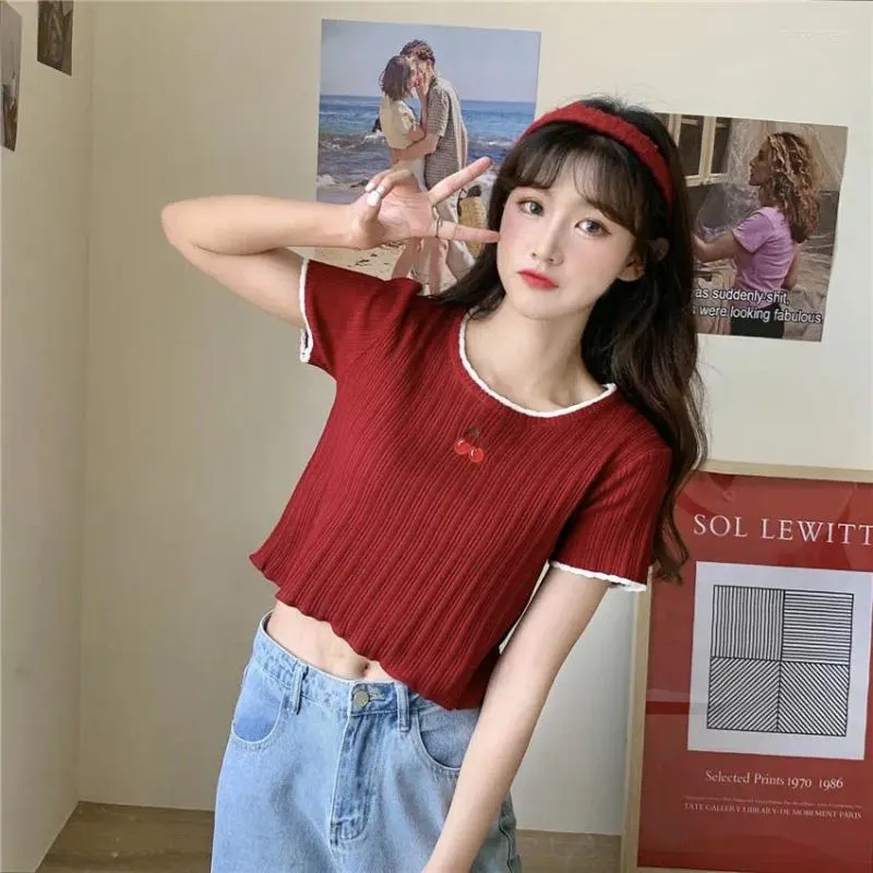 T-shirt da donna T-shirt da donna Estate Cherry ricamato a maniche corte lavorato a maglia Top 2023 Short Crop Mujer Camisetas