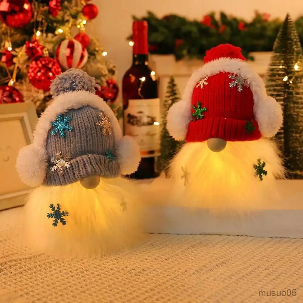 Forniture per giocattoli di Natale Decorazioni natalizie fatte a mano di Natale a batteria Decorazioni per la tavola di Natale Giocattoli di peluche natalizi illuminati in inverno R231012