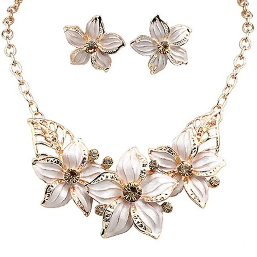 Wedding Jewelry Sets Arrival Fashion Women Rhinestone Flower Statement Pendant Necklace Earrings Set Wholesale Drop 231012