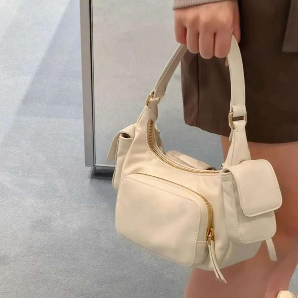 Borsa firmata Nuove borse borsa sottobraccio dal design di alta qualità borsa da moto multi tasca texture da donna borsa a tracolla in pelle borsa mui mui IWBE