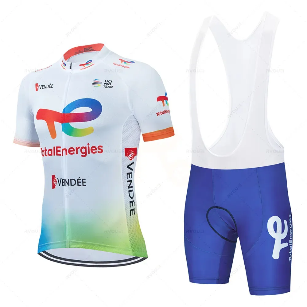 Set di maglie da ciclismo Total Energies Set di maglie da ciclismo Abbigliamento da ciclismo estivo Camicie da bici da strada Completo Pantaloncini con bretelle da bicicletta MTB Maillot Culotte 231011