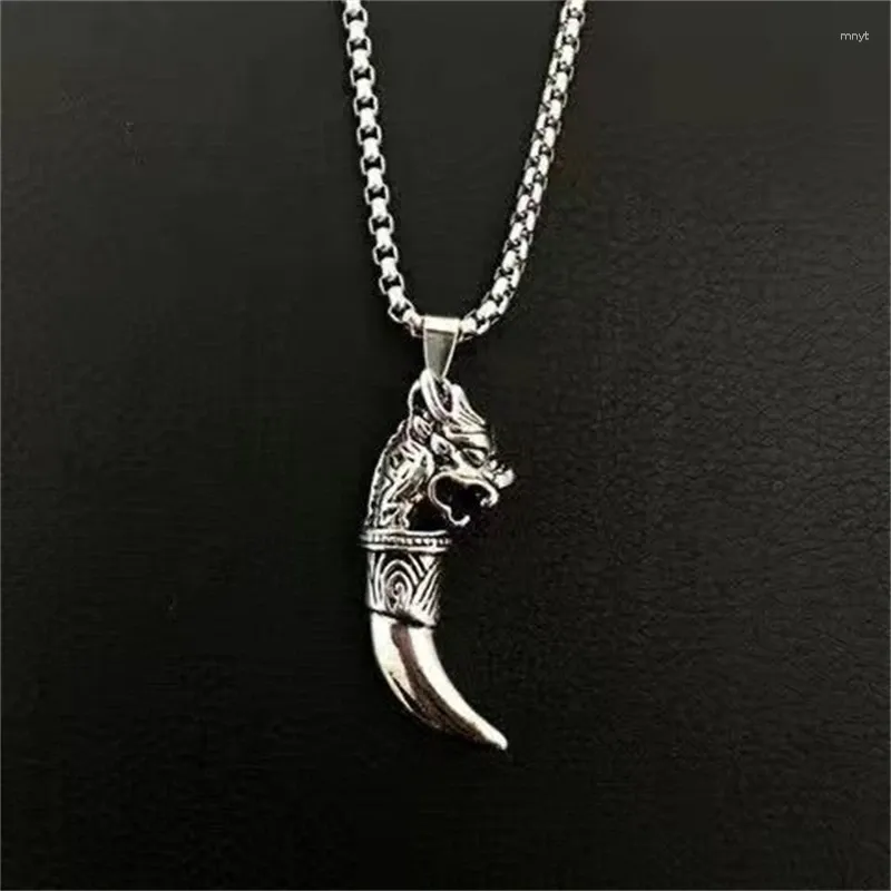 Chaînes européennes et américaines dominatrices pour hommes à la mode personnalisée rétro loup dent pendentif collier en gros