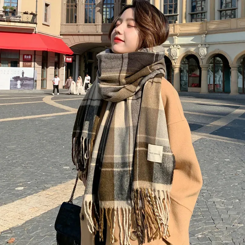 Scarves Scarf female winter Korean version of everything with British classic checker thickened students autumn male neck warm lo 231012