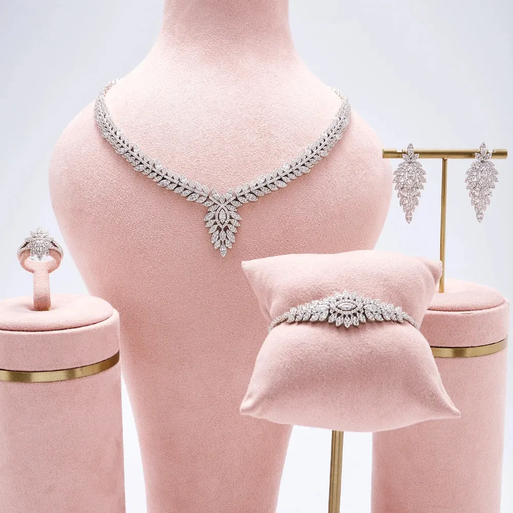 Bröllopsmycken sätter in Ijewelife -halsband för kvinnors kubiska zirkoniumbridalpartyklänning kostymer Tillbehör som säljer Dubai 231012